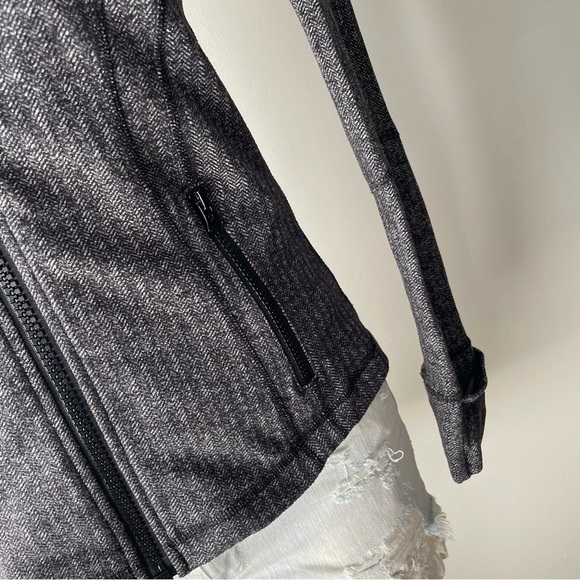 Lululemon Define Jacket Herringbone Grey Size 8 EUC - Picture 6 of 13